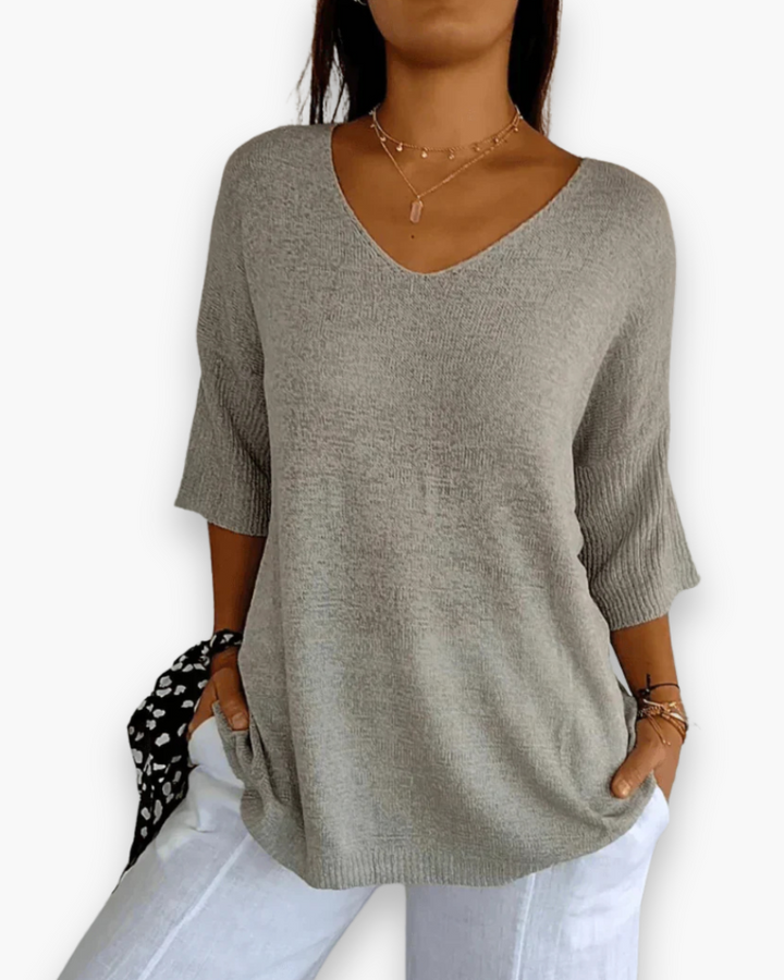 Modieuze comfortabele dames top met V-hals, 3/4 mouwen en elegante uitstraling, ook in plus size.
