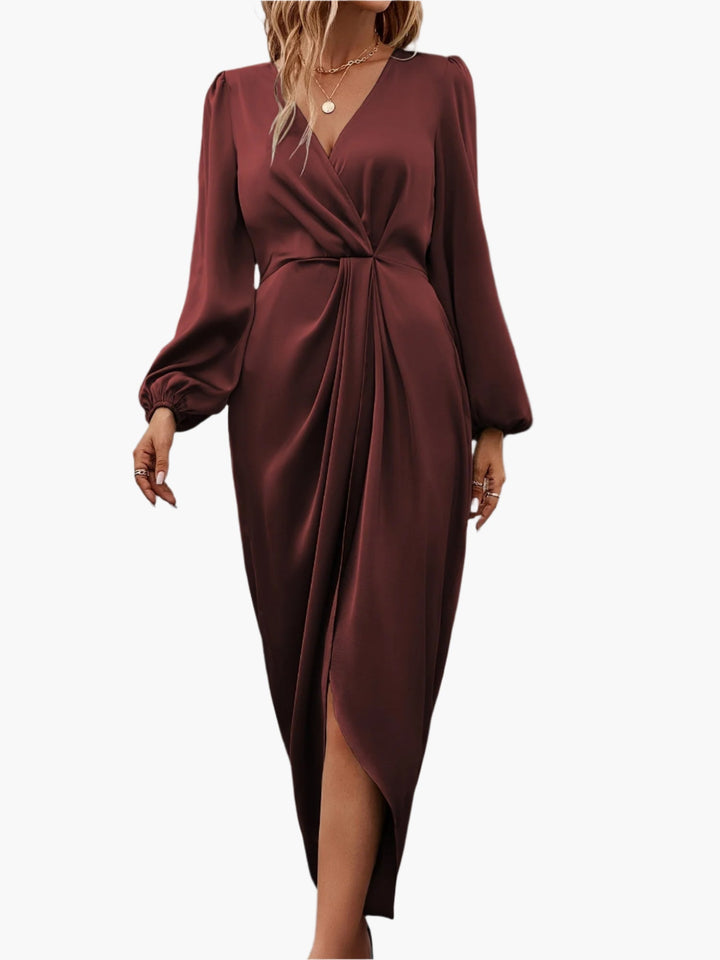 Stijlvolle dames avondjurk: wikkeldesign, V-hals, geplooide taille, vloeiende stof, voor een chique look.
