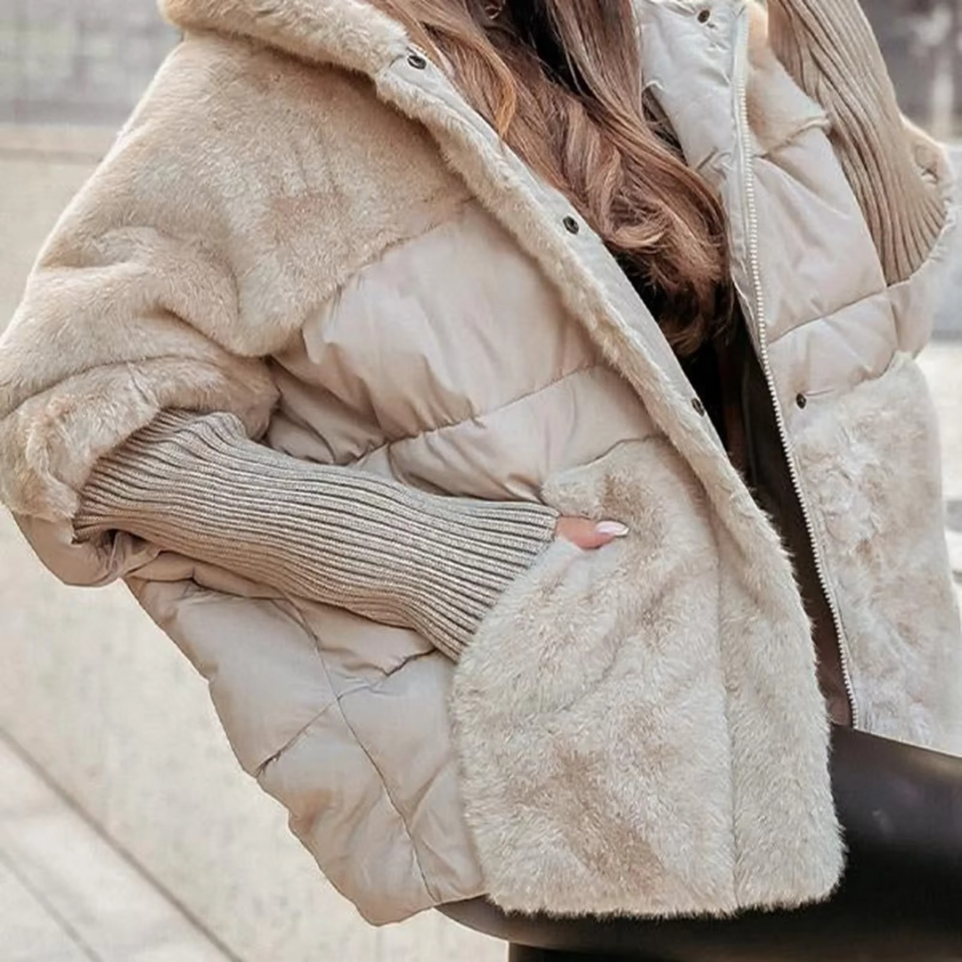 Warme en comfortabele dames winterjas. Houdt je heerlijk warm tijdens koude dagen met stijl.