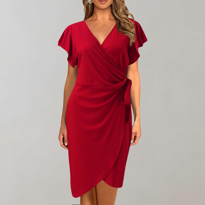 Luchtige damesjurk met elegante pasvorm, perfect voor een stijlvolle en comfortabele zomerlook.