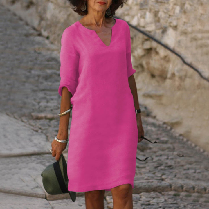 Ideale dames strandjurk voor vakantie, elegante V-hals zomerjurk met comfortabele pasvorm.