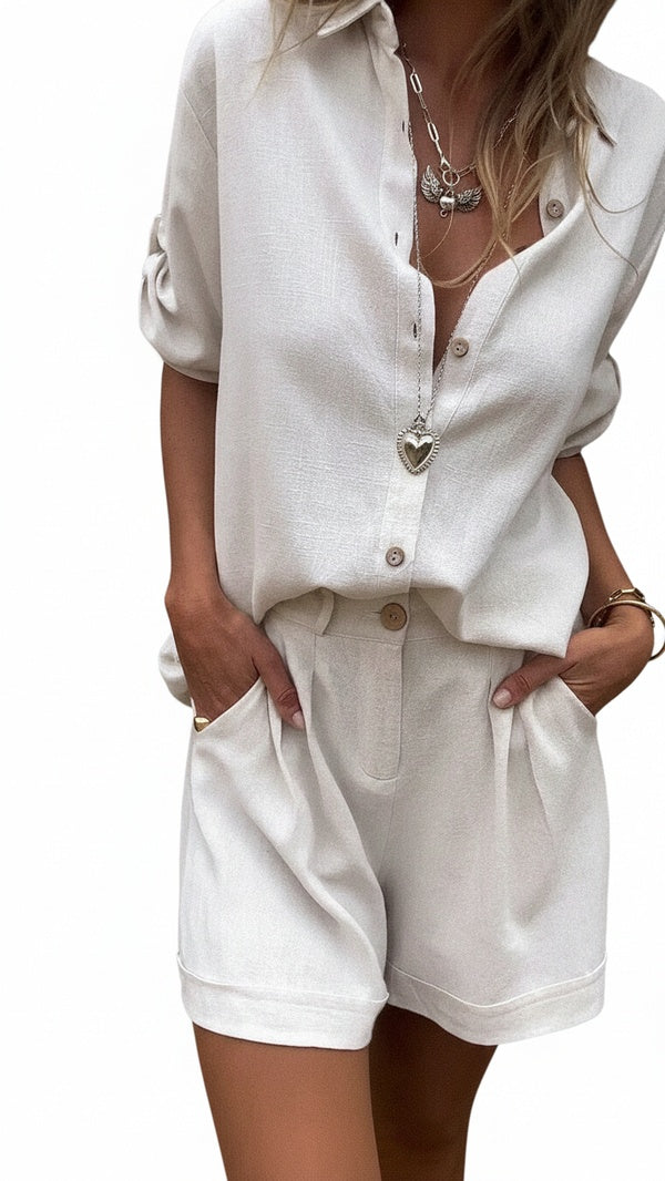 Elegante dames zomerset: comfortabele blouse & shorts met knoopsluiting. Perfect voor vakantie.