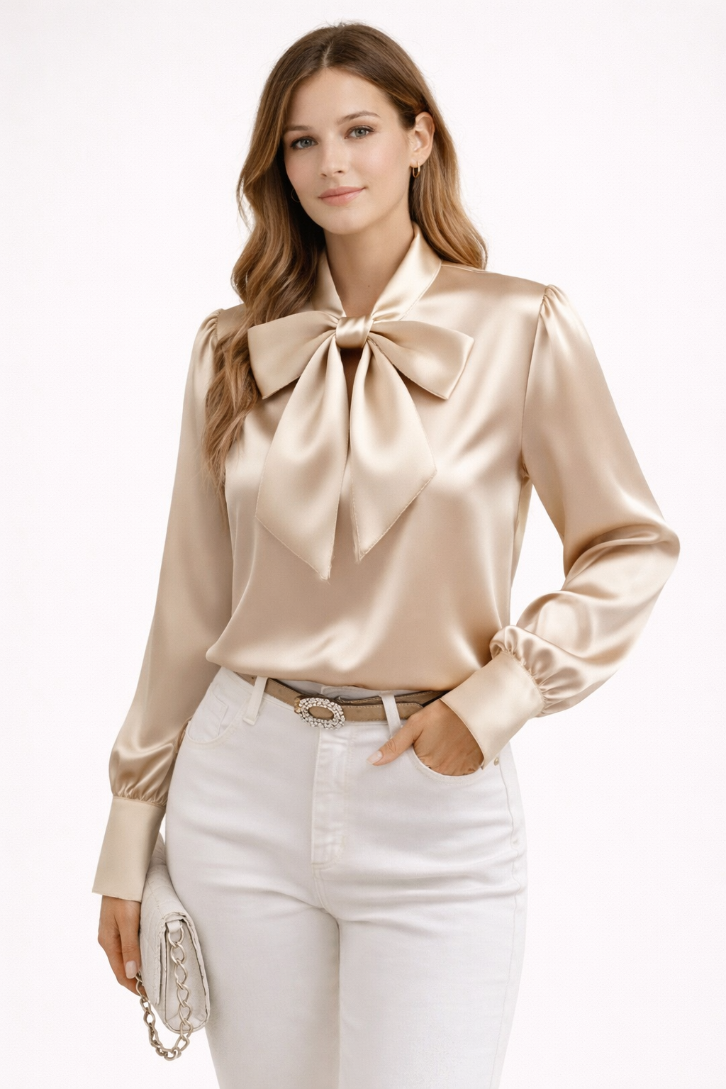 Elegante damesblouse met chic strikdetail en lange mouwen, perfect voor zakelijke of formele gelegenheden.