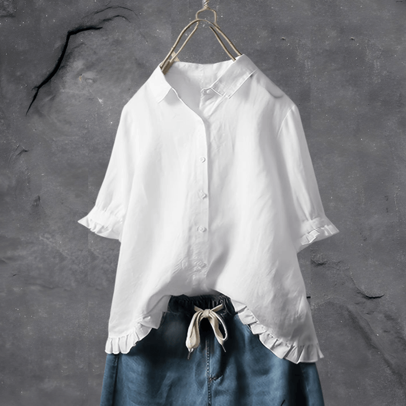 Lichtgewicht zomerse damesblouse met korte mouwen en ruche details, perfect voor warme dagen en een frisse uitstraling.