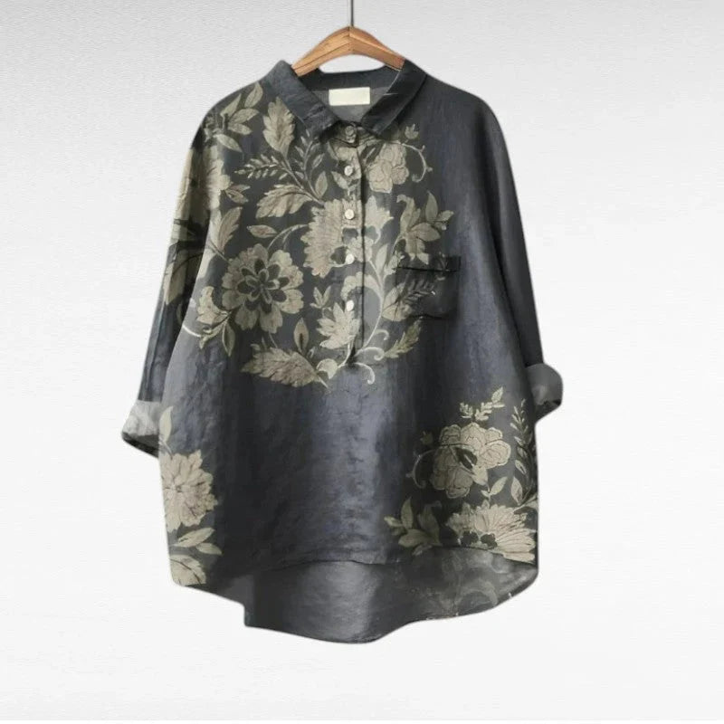 Modieuze oversized damesblouse met lange mouwen, elegante V-hals en subtiele ruches, chique en comfortabel.