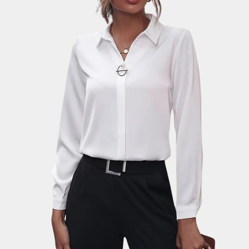 Comfortabele en modieuze damesblouse, elegante top voor vrouwen. Perfect voor lentemode en zomermode.