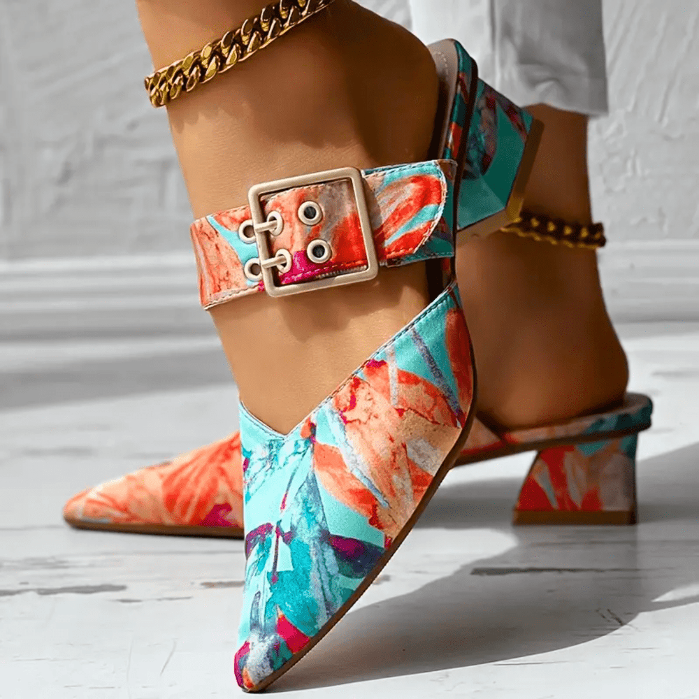 Modieuze damesschoenen met verstelbare gespriemen, ideaal voor lente en herfst, bieden stijl en comfort.