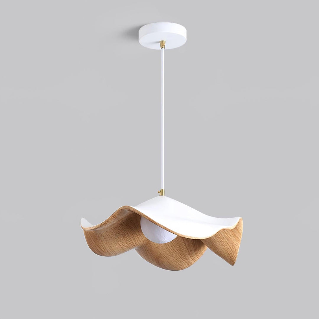 Elegante Element Bois hanglamp van hars en hout met lotusontwerp, straalt warme verlichting uit, ideaal voor elke ruimte.