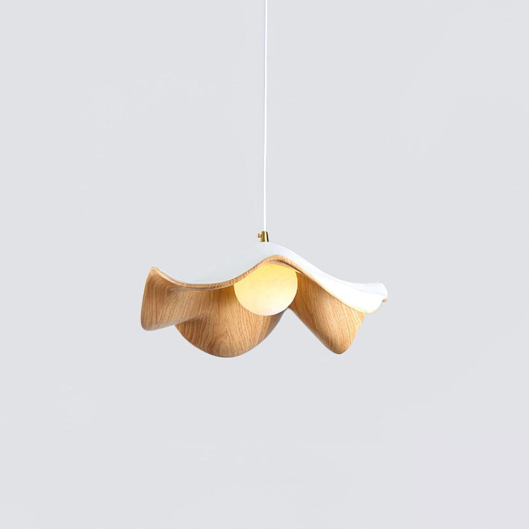 Elegante Element Bois hanglamp van hars en hout met lotusontwerp, straalt warme verlichting uit, ideaal voor elke ruimte.