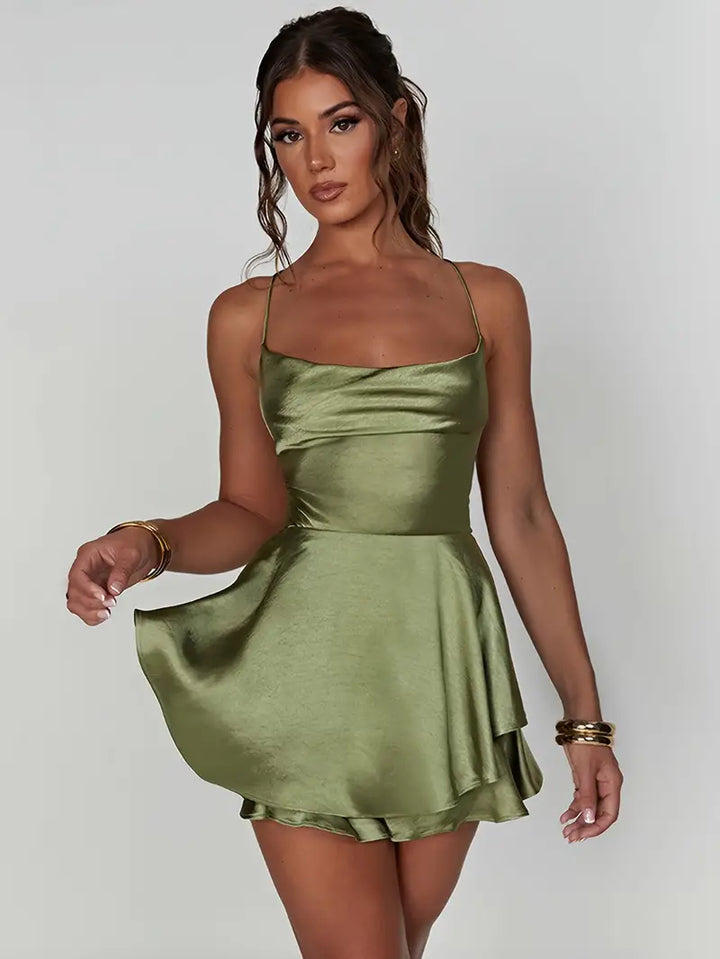 Geribbelde dames mini jurk, een veelzijdige en elegante keuze voor een trendy look.