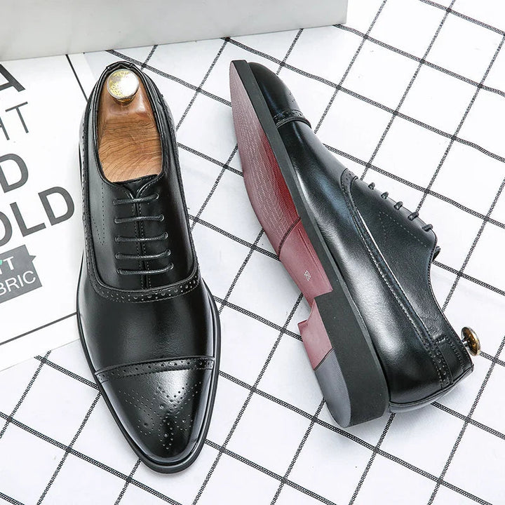 Stijlvolle heren veterschoenen met een tijdloze look, ideaal voor bruiloften, gala's en zakelijke events.