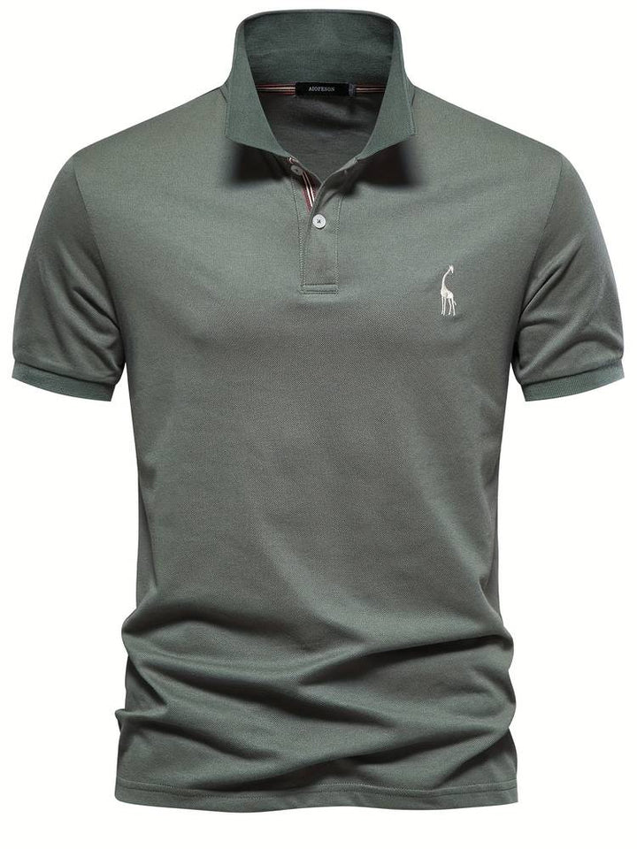 "Elegante heren polo in beige, blauw en bordeaux rood met hoogwaardige afwerking, perfecte balans tussen stijl en comfort."