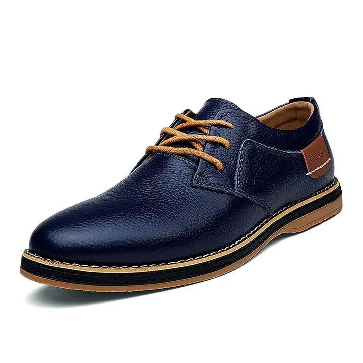 Elegante heren veterschoenen met glanzende afwerking, perfect voor formele en zakelijke gelegenheden.