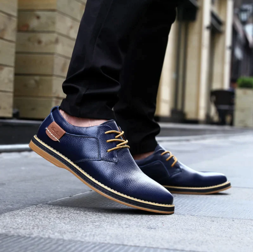 Zwarte glanzende heren veterschoenen, ideaal als nette schoenen of bruiloft schoenen voor mannen.