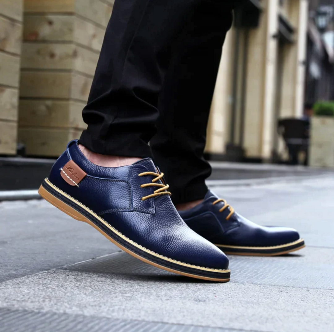 Zwarte glanzende heren veterschoenen, ideaal als nette schoenen of bruiloft schoenen voor mannen.