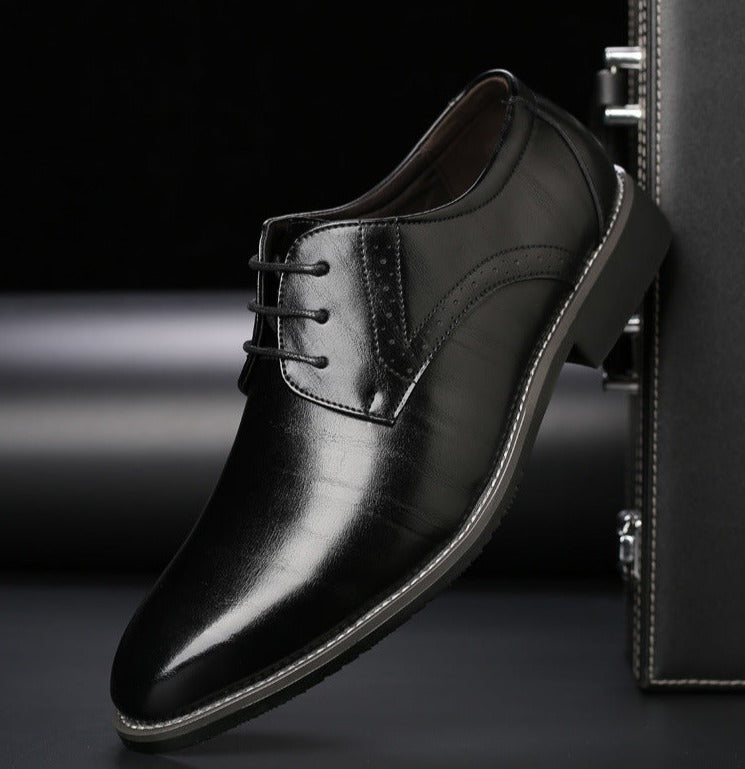 Elegante heren veterschoenen voor tijdloze stijl en zakelijke outfits, comfortabel en duurzaam.