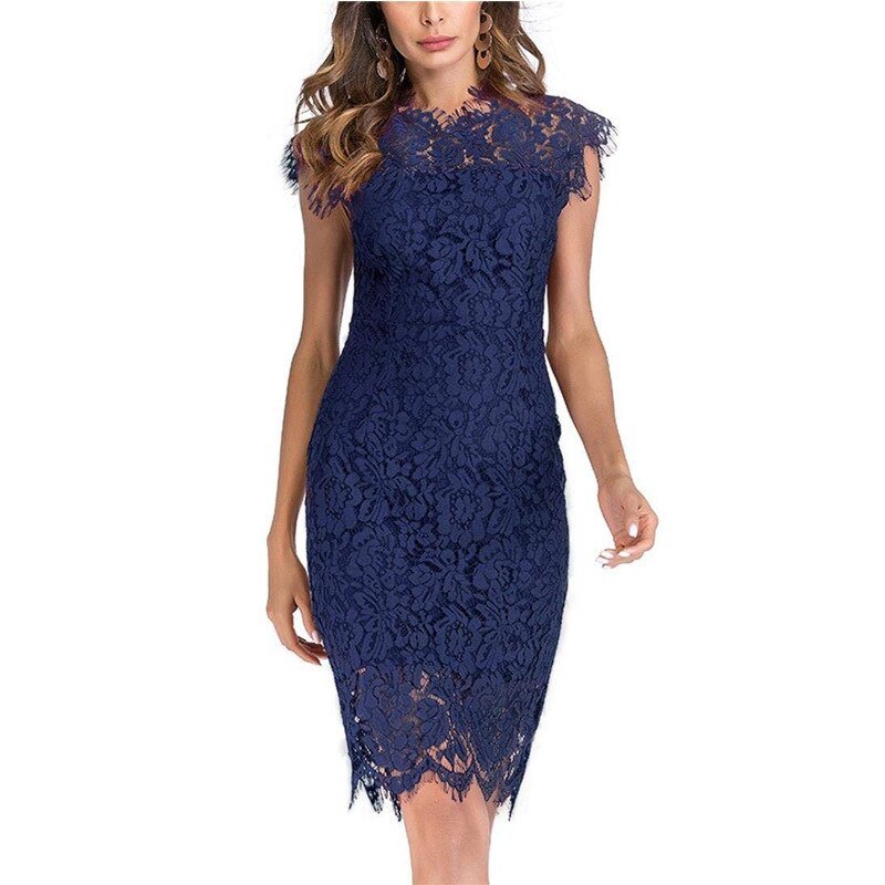 Elegante kanten midi feestjurk met flatterend silhouet, ideaal voor feesten en bruiloften.