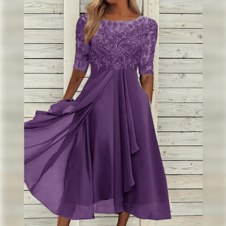 Feestelijke elegante kanten jurk voor dames, perfect voor zomerse evenementen. Ook beschikbaar in grote maten.
