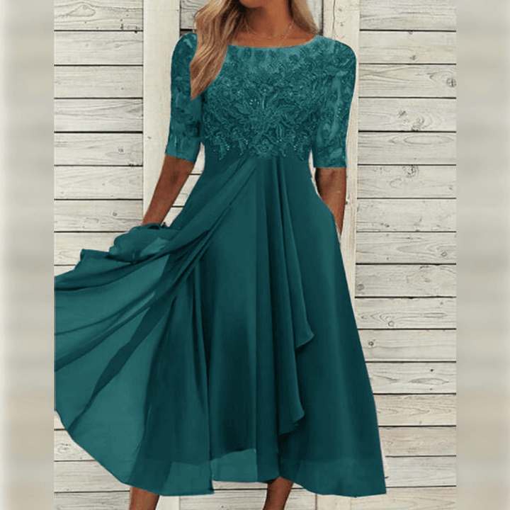 Stijlvolle kanten zomerjurk voor dames, combineert elegantie met draagcomfort. Beschikbaar in vele kleuren.