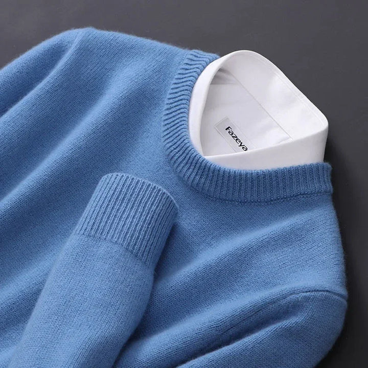"Elegante kasjmier trui in diverse kleuren, zachte luxe stof, ideaal voor stijl en comfort op koude dagen."