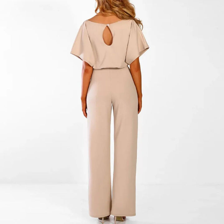 Stijlvolle dames jumpsuit, een comfortabele en elegante lange outfit. Perfect voor moderne, tijdloze damesmode.