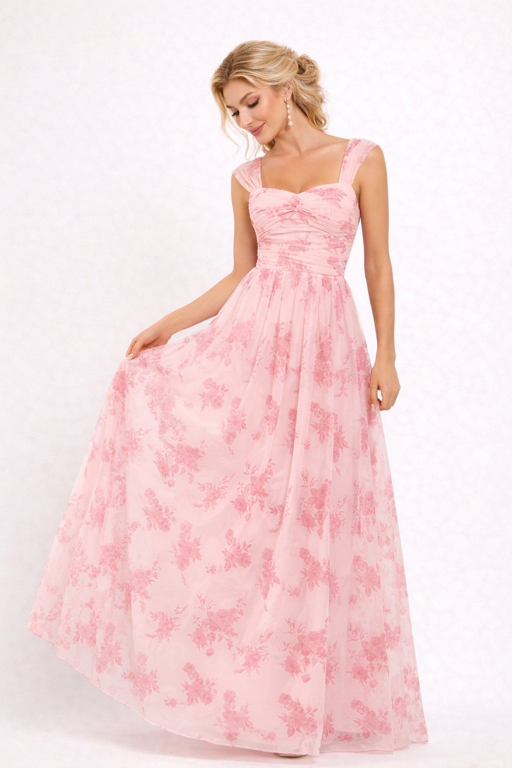 Elegante lange damesjurk met verfijnde bloemenprint, perfect voor formele gelegenheden of een zomerfeest.