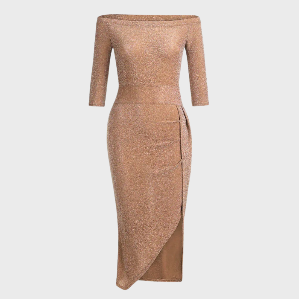 Vloeiende lange snit van deze glamour damesjurk, perfect voor een elegante en feestelijke uitstraling.