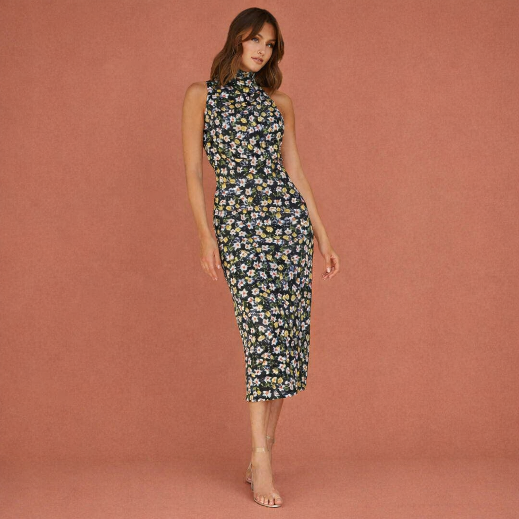Galajurk dames: verfijnde maxi jurk met gedrapeerde hals en mouwloos design.