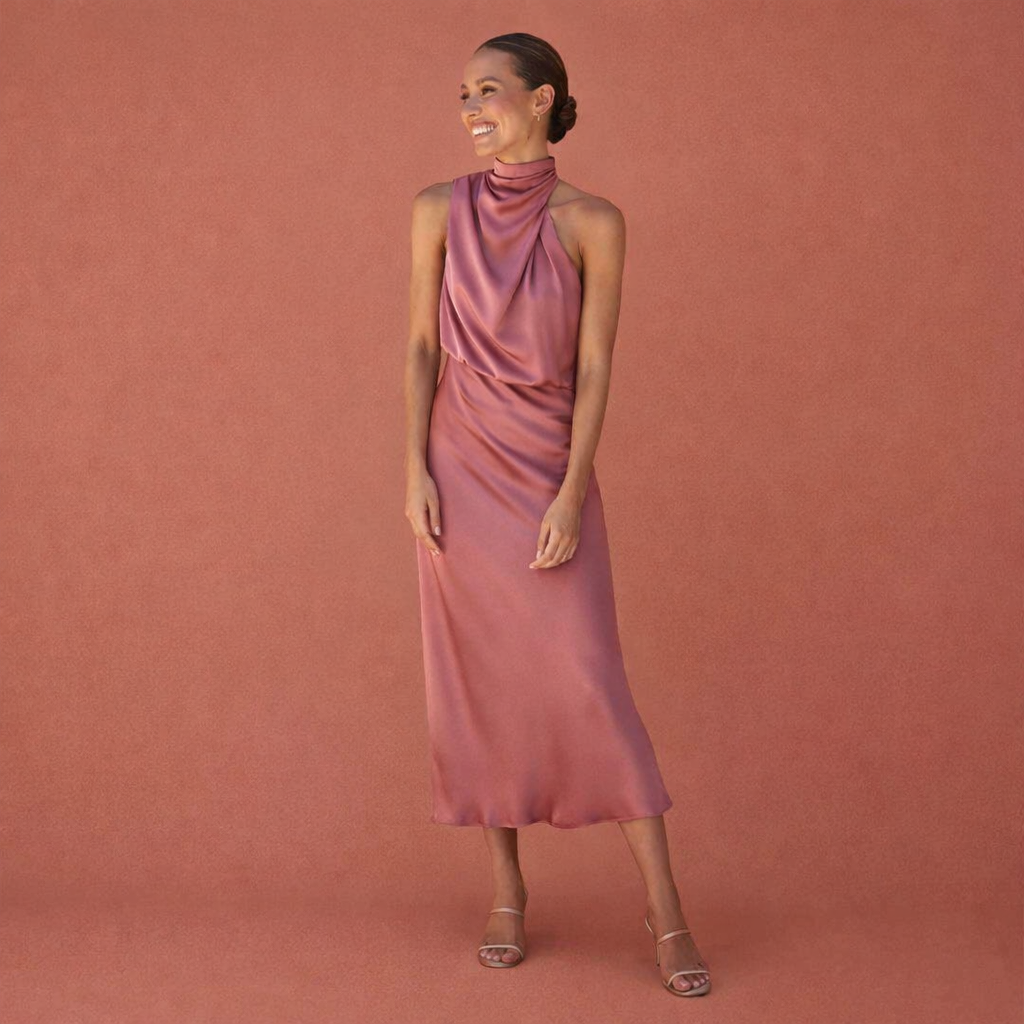 Avondjurk dames, elegante maxi jurk met gedrapeerde hals, tijdloos en verfijnd.