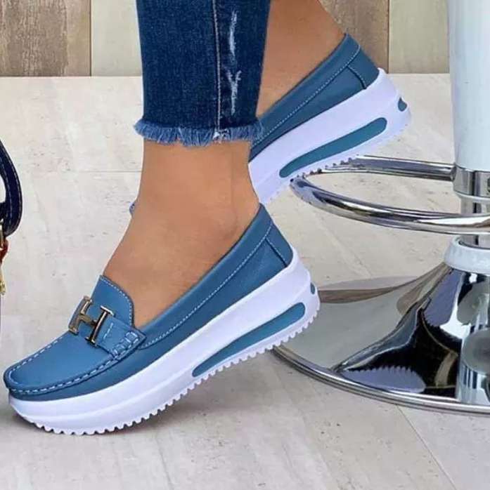Comfortabele orthopedische damesschoenen met geavanceerde zool voor balans en een betere houding.