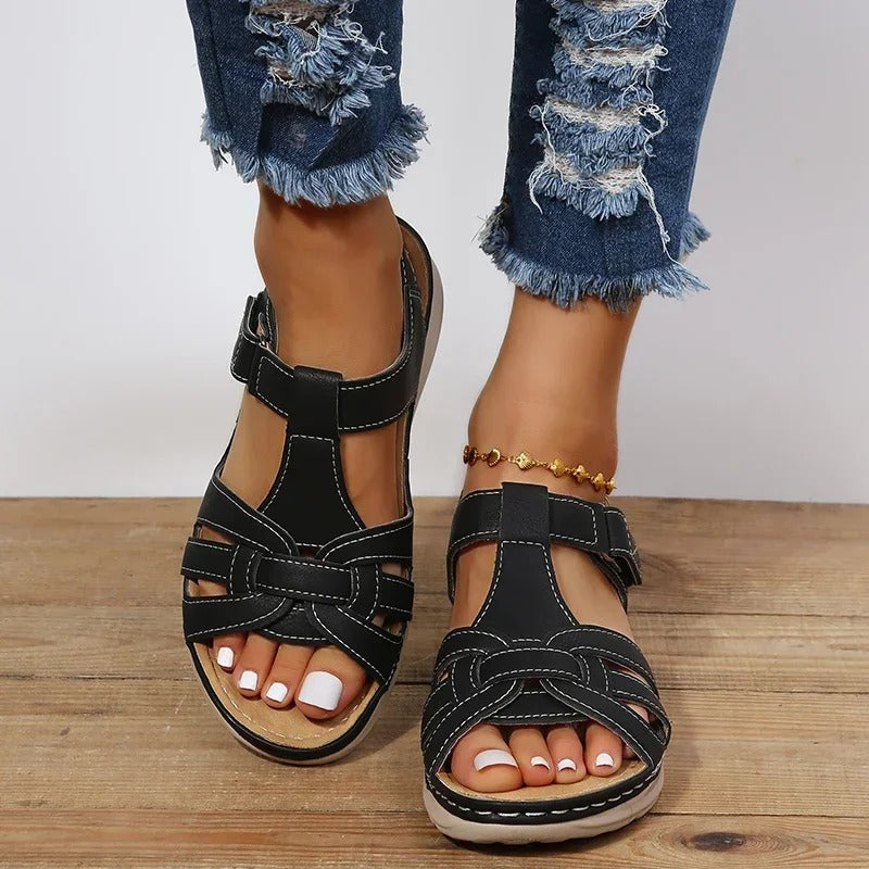 "Elegante orthopedische sandalen voor dames met stevig ontwerp en zacht voetbed, ideaal voor stijlvol dagelijks gebruik."