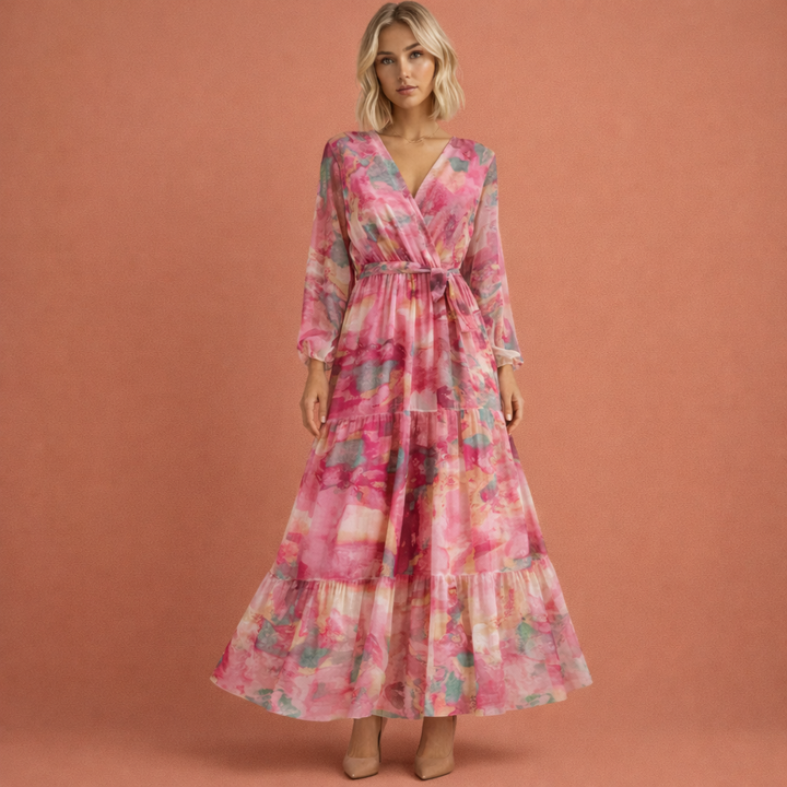 Elegante roze dames maxi jurk met V-hals en stijlvolle ceintuur, perfect voor zomerse dagen of lente evenementen.
