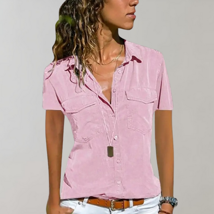 Vrouwelijke Serena damesblouse met korte mouwen, een veelzijdige en comfortabele top voor lente en zomer.