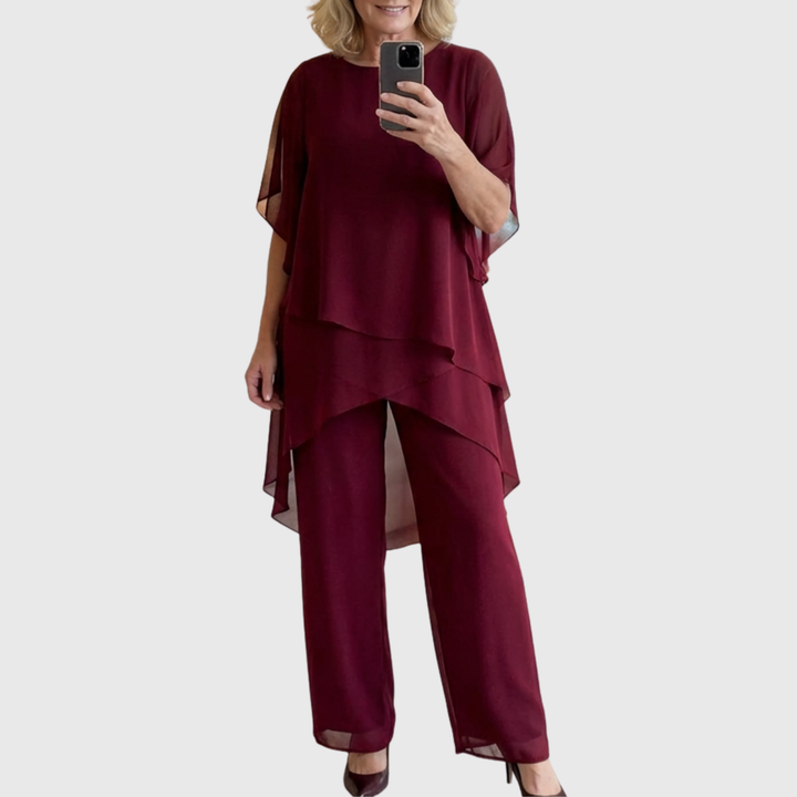 Luchtige dames set, perfect voor zomer en voorjaar. Tweedelig met elegant vloeiend silhouet.