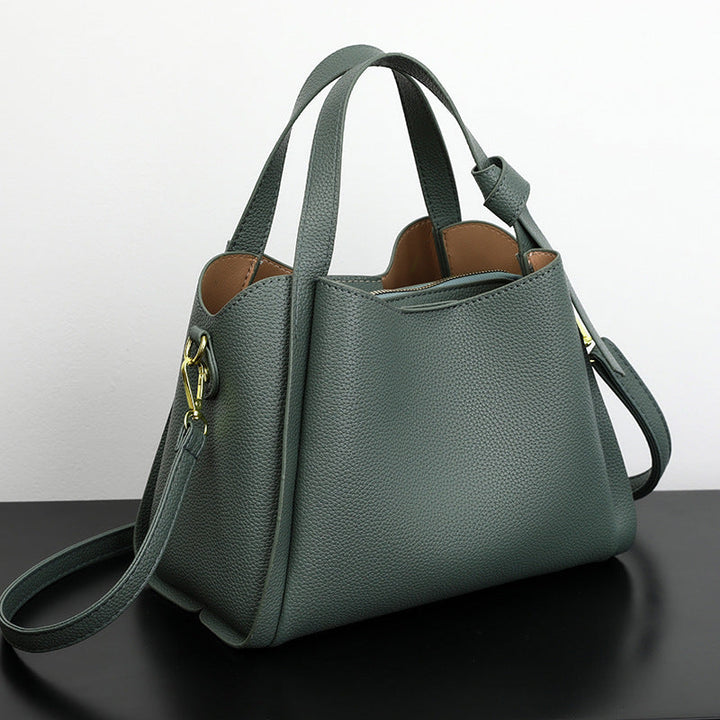 Elegante vegan schoudertas voor dames, gemaakt van duurzaam vegan leer, verkrijgbaar in bruin, groen en zwart.