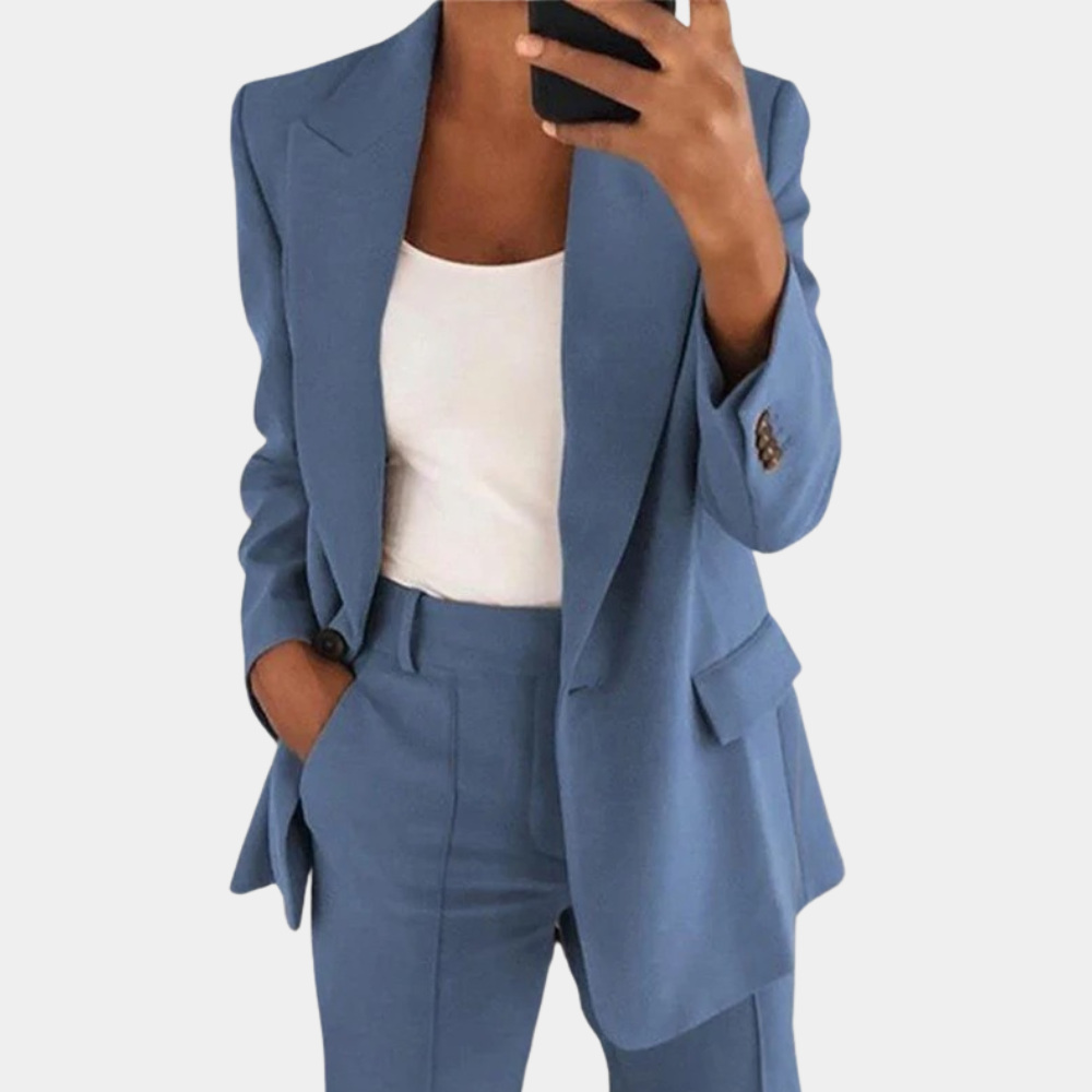 "Elegante zwarte dames blazer set, stijlvol voor elke gelegenheid, combineerbaar met zakelijke en casual looks."