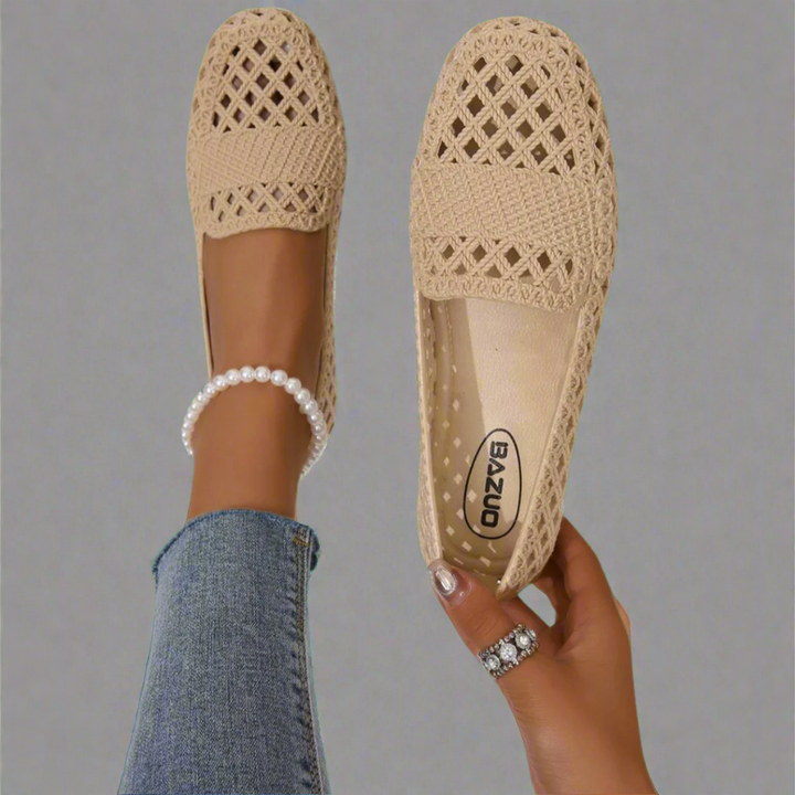 "Elegante zwarte damesschoenen mocassins, ademend en comfortabel, geschikt voor elke gelegenheid, modern design."