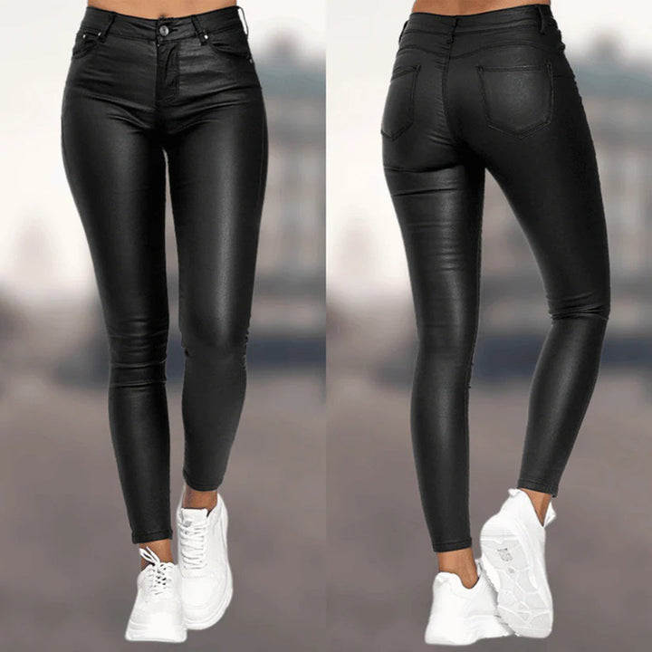 Elegante zwarte PU leer dames skinny broek, perfect voor zowel casual als chique zomergelegenheden.