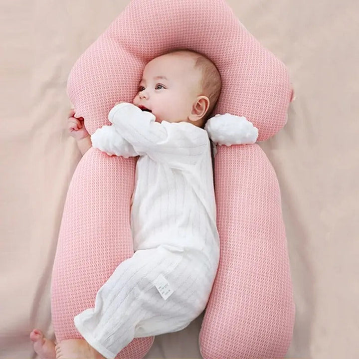 Comfortabel ergonomisch kussen, ideaal voor veilige slaap en ondersteuning van pasgeboren baby's.
