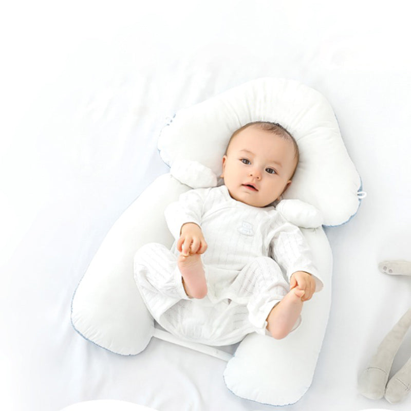 Compact baby slaapkussen, perfect als babybedje accessoire of handig reiskussen voor veilige slaap.
