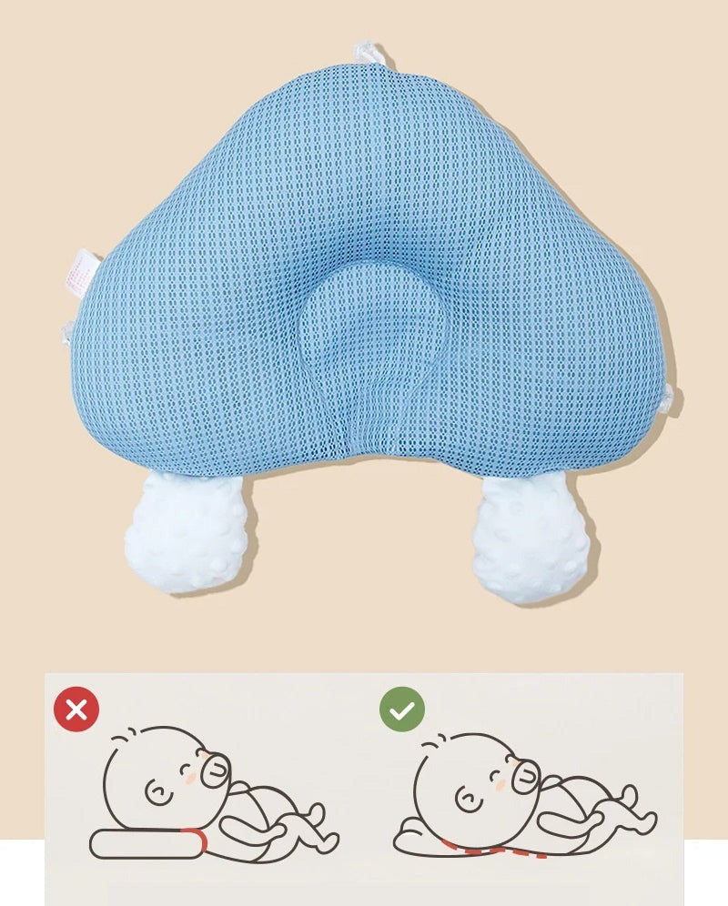 Ergonomisch babykussen met anti-reflux functie, voor rustige en veilige slaap van de pasgeborene.