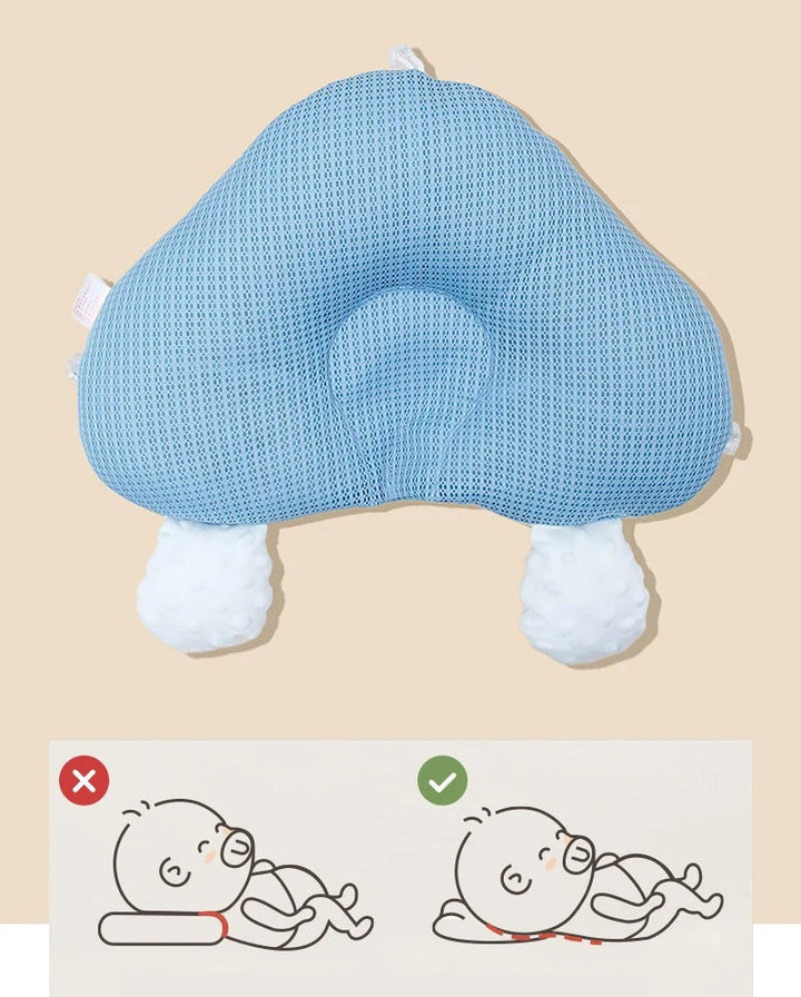 Ergonomisch babykussen met anti-reflux functie, voor rustige en veilige slaap van de pasgeborene.