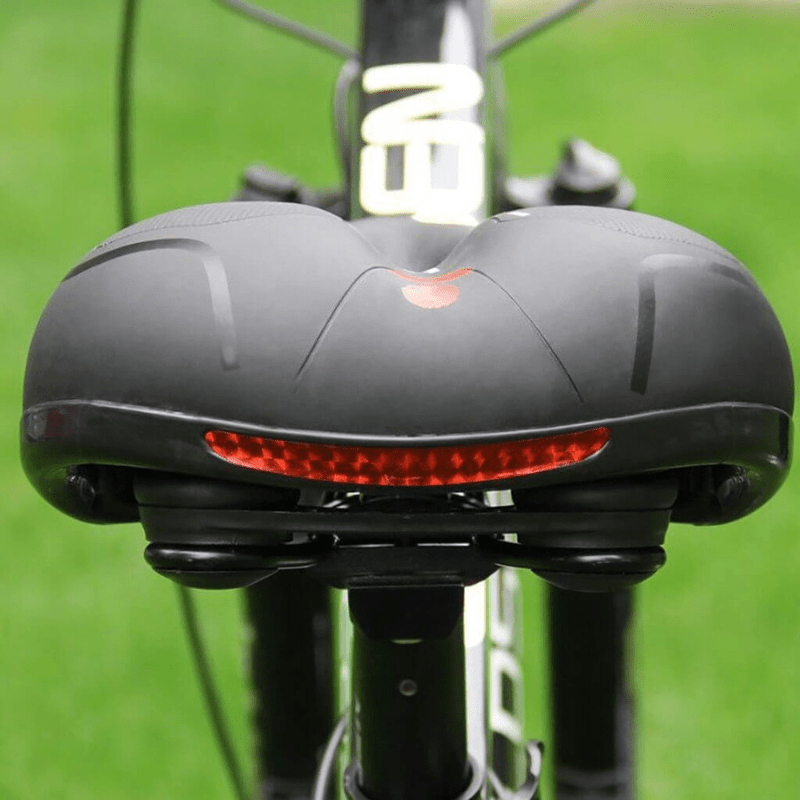 "Ergonomisch SoftRide fietszadel voor comfort, zwart kunstleer, verlicht rug- en zitbeenklachten, geschikt voor lange ritten.
