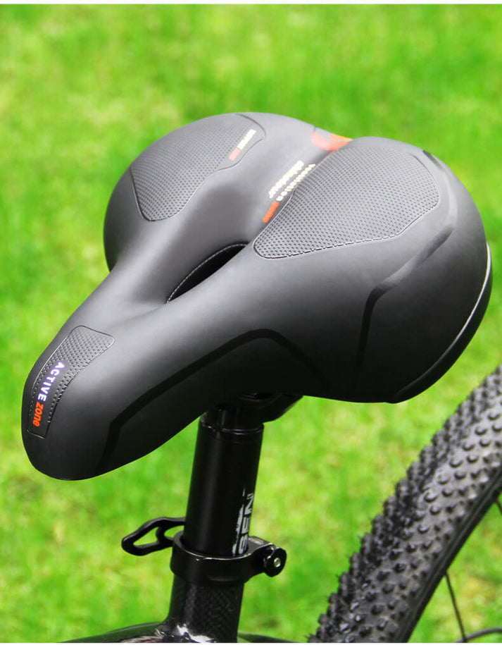 Vooraanzicht: ergonomisch unisex fietszadel, speciaal ontworpen voor comfort en pijnvrije fietsritten.