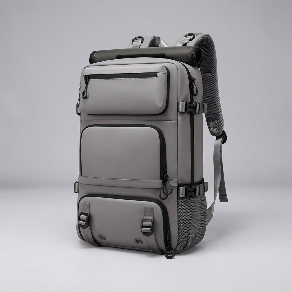 Georganiseerde unisex sport- en weekendrugzak met ergonomisch design en waterdichte stof.