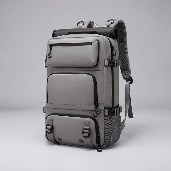 Georganiseerde unisex sport- en weekendrugzak met ergonomisch design en waterdichte stof.