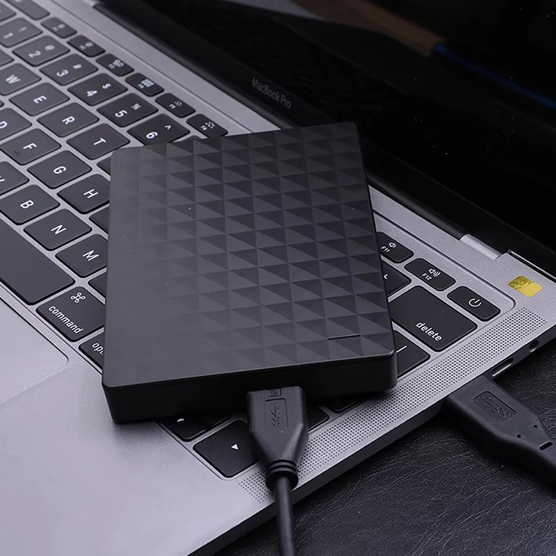 Compacte 2TB externe harde schijf met USB 3.0 voor draagbare dataopslag.