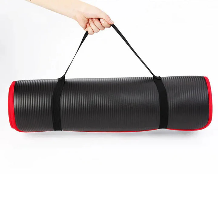 "Extra dikke 10 mm antislip yogamat in blauw, roze of zwart, biedt comfort en stabiliteit voor yoga en pilates oefeningen."