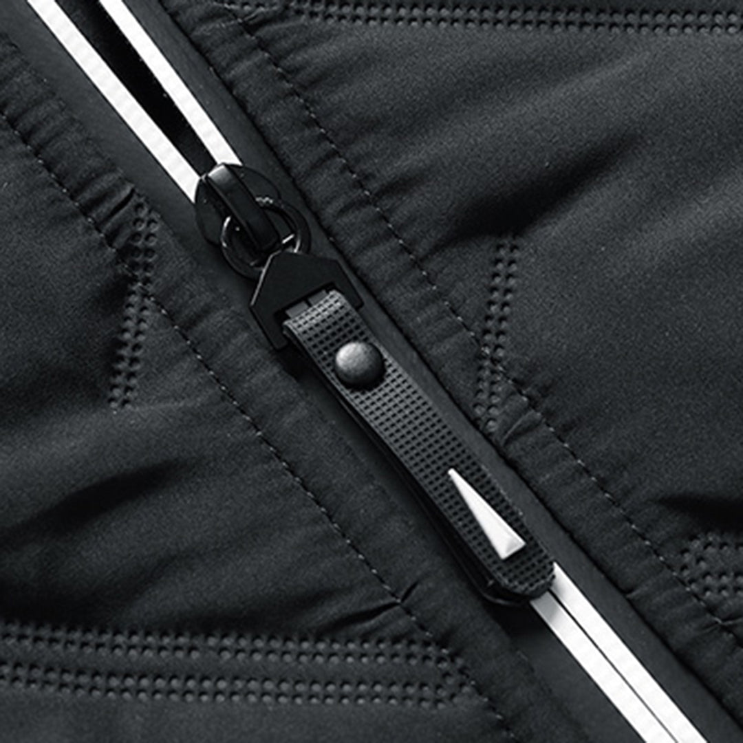 "Fabio gewatteerd herenjack, modieus en veelzijdig, ideaal voor casual looks in groen, wit/grijs en zwart."