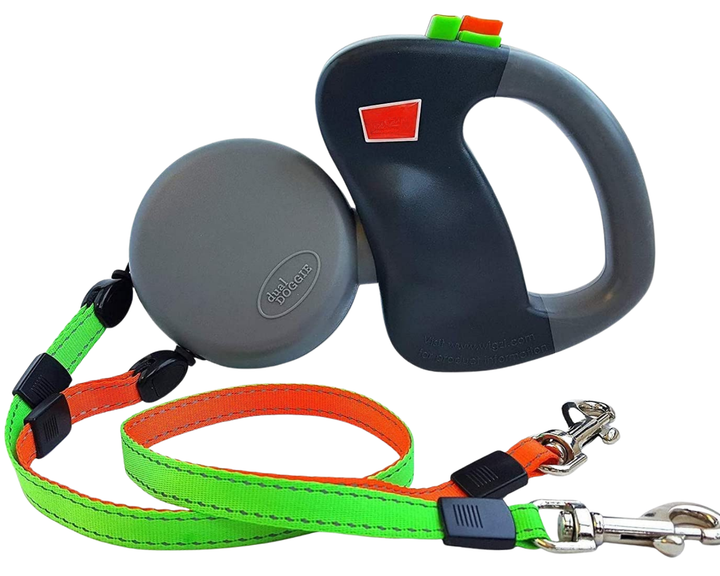 Flexibele dubbele hondenriem met anti-knoop systeem voor veilig wandelen met twee honden; reflecterend.